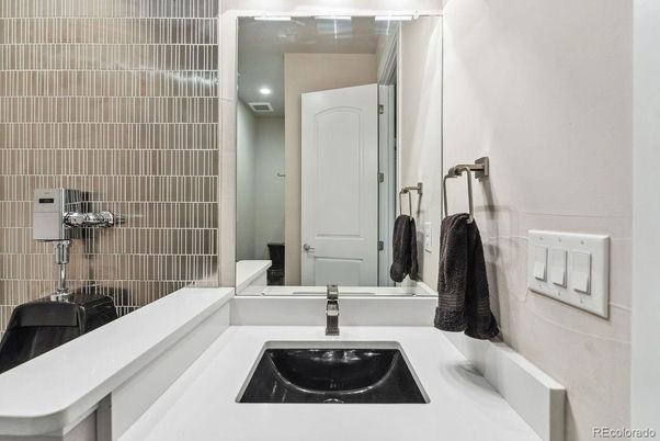 Bathroom, Interior, Recessed Lighting