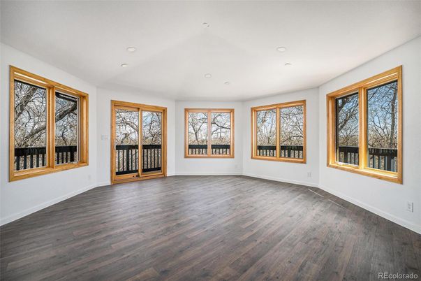 Empty room, Interior, Recessed Lighting, Wood Texture Flooring