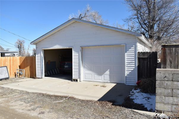Detached Garage, Exterior