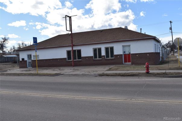 Attached, Exterior, Facade, Brick Facade, Ranch