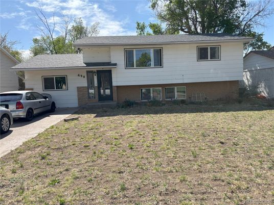Exterior, Facade, Brick Facade, Raised Ranch