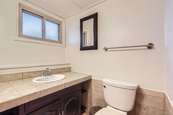 Bathroom, Interior, Tile Countertops