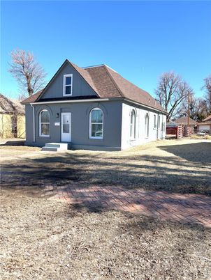 Backyard, Exterior, Facade, French Provincial