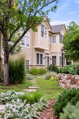 Backyard, Exterior, Facade, Queen Anne Victorian