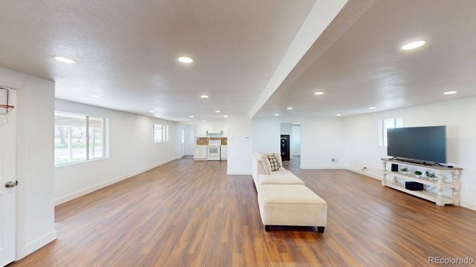 Interior, Recessed Lighting, Wood Texture Flooring