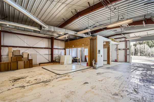 Garage, Interior