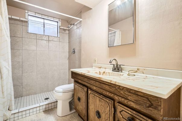 Bathroom, Interior, Tile Countertops
