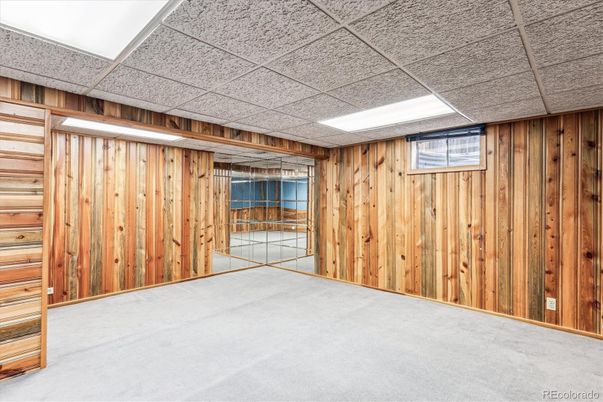 Empty room, Interior, Recessed Lighting, Wooden Walls