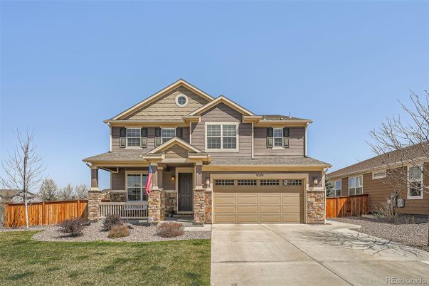Attached, Exterior, Facade, American Craftsman