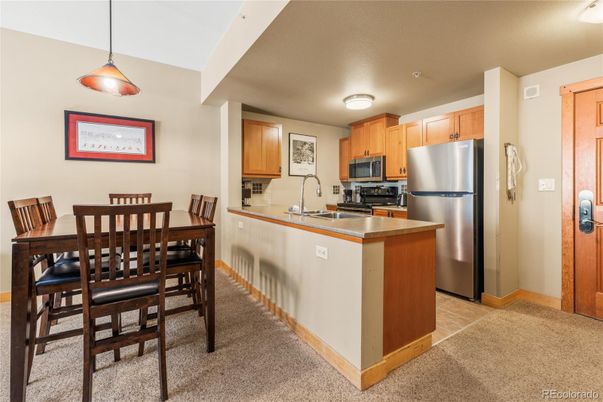 Dining room, Interior, Kitchen, Pendant Lights, Stainless Steel Appliances