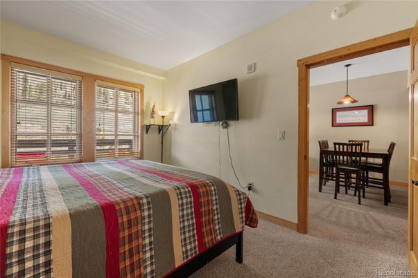 Bedroom, Dining room, Interior, Pendant Lights