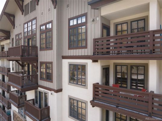 Exterior, Facade, Rowhouse