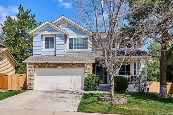 Attached, Exterior, Facade, American Craftsman