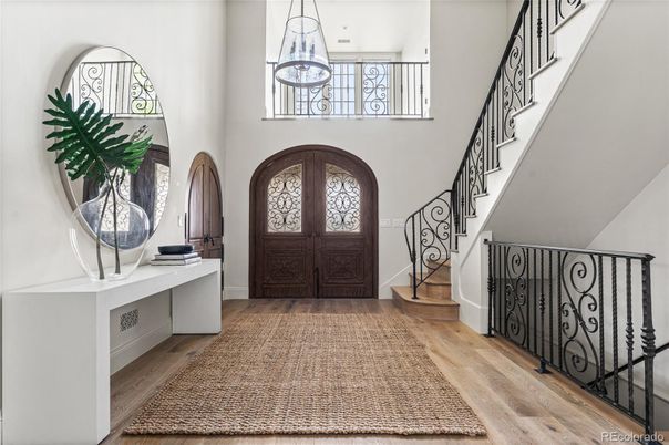 Interior, Pendant Lights, Wood Texture Flooring