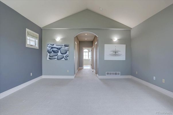 Empty room, Interior, Recessed Lighting