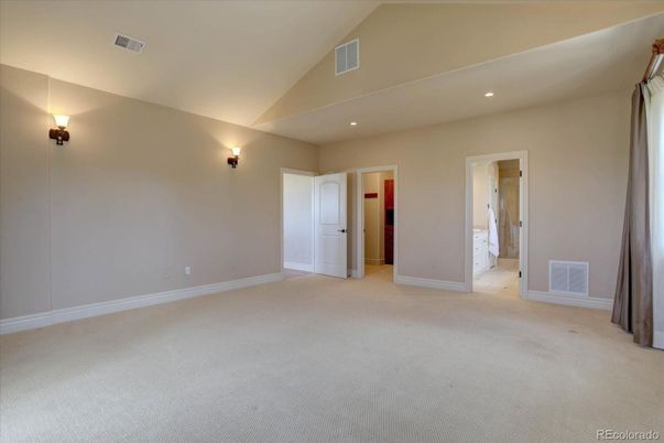 Empty room, Interior, Recessed Lighting