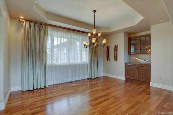 Empty room, Interior, Pendant Lights, Wood Texture Flooring