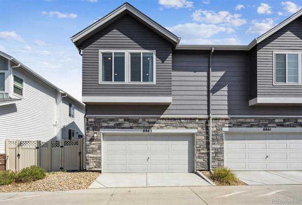 Attached, Exterior, Facade, Rowhouse