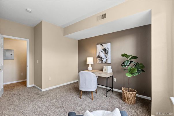 Home Office, Interior