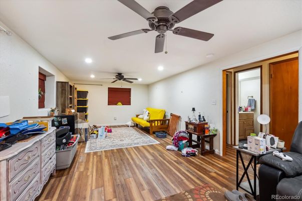 Interior, Recessed Lighting, Wood Texture Flooring