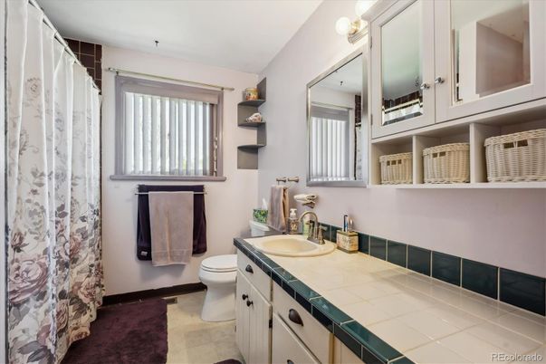Bathroom, Interior, Tile Countertops