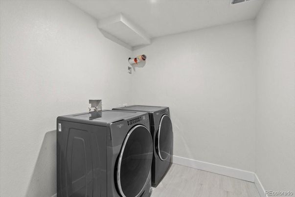 Interior, Washer, Wood Texture Flooring