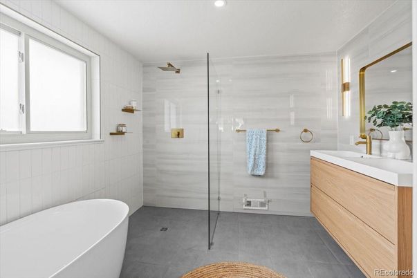 Bathroom, Free Standing Baths, Glass Shower, Interior, Recessed Lighting