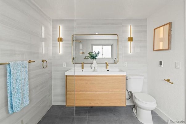 Bathroom, Interior, Pendant Lights