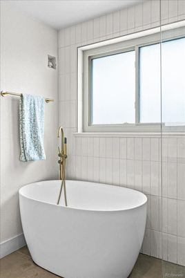 Bathroom, Free Standing Baths, Interior