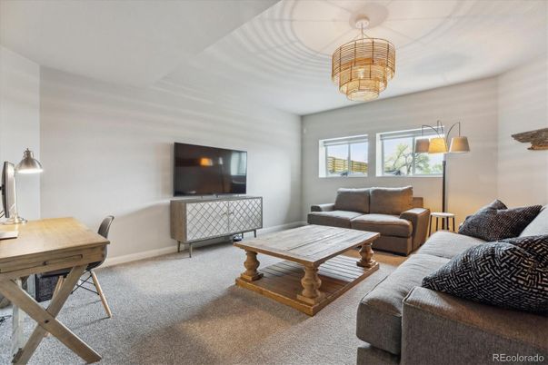 Chandelier, Interior, Living room
