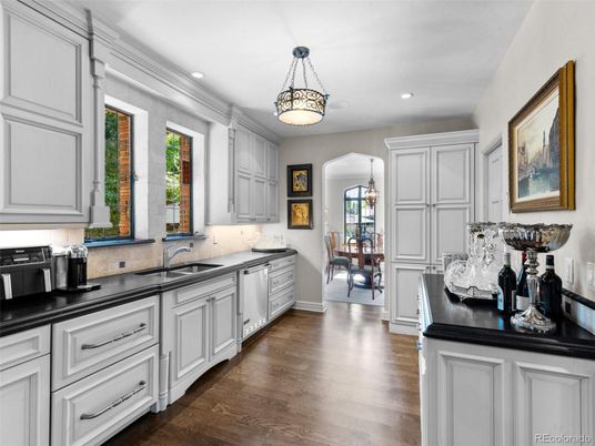 Dining room, Interior, Kitchen, Pendant Lights, Recessed Lighting, Wood Texture Flooring
