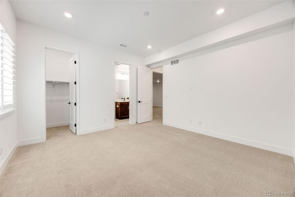 Empty room, Interior, Recessed Lighting