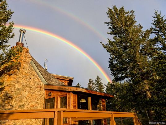 Exterior, Facade, Log Home