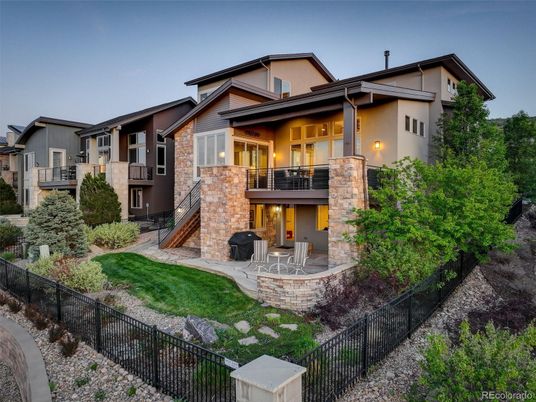 Backyard, Exterior, Facade, Modern