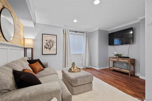Interior, Living room, Recessed Lighting, Wood Texture Flooring