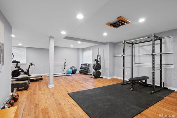 Fitness Equipment, Interior, Recessed Lighting, Wood Texture Flooring