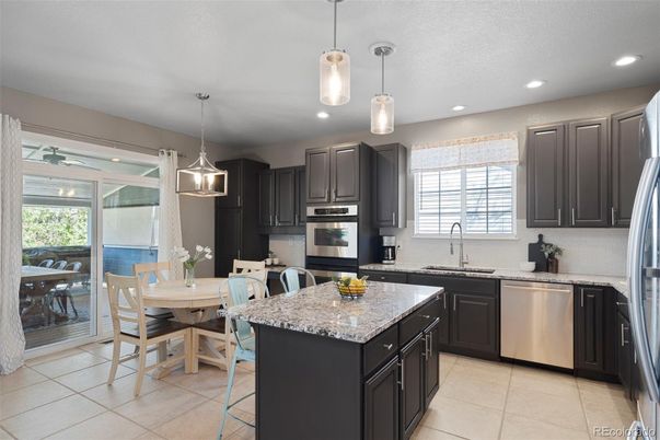Dining room, Interior, Kitchen, Pendant Lights, Recessed Lighting, Stainless Steel Appliances