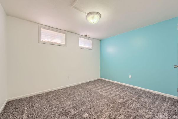 Empty room, Interior