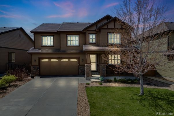 Attached, Exterior, Facade, American Craftsman