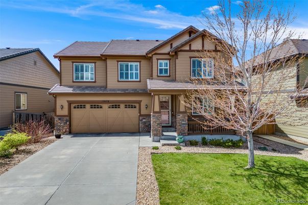 Attached, Exterior, Facade, American Craftsman