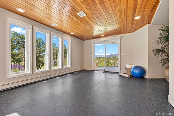 Empty room, Interior, Recessed Lighting, Wooden Ceilings
