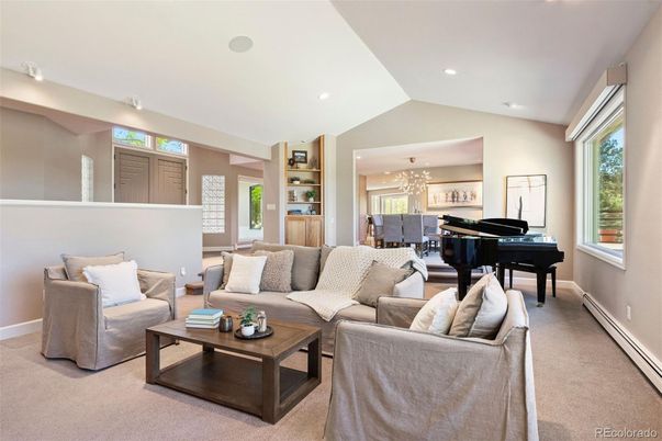 Dining room, Interior, Living room, Pendant Lights, Piano, Recessed Lighting