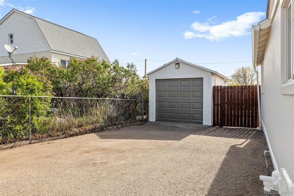 Detached Garage, Exterior