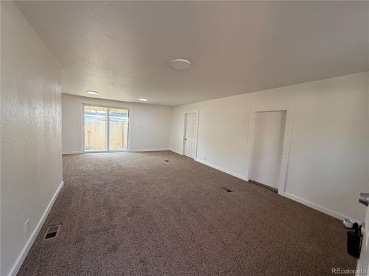 Empty room, Interior, Recessed Lighting