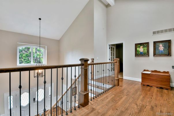 Interior, Pendant Lights, Wood Texture Flooring