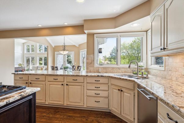 Dining room, Interior, Kitchen, Pendant Lights, Recessed Lighting, Wood Texture Flooring