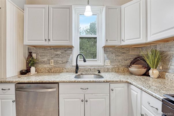 Interior, Kitchen, Pendant Lights, Stainless Steel Appliances