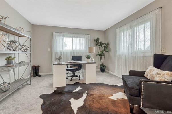 Home Office, Interior