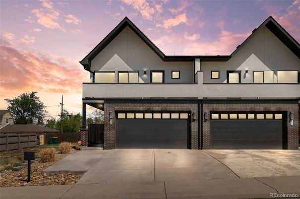 Attached, Exterior, Facade, Modern