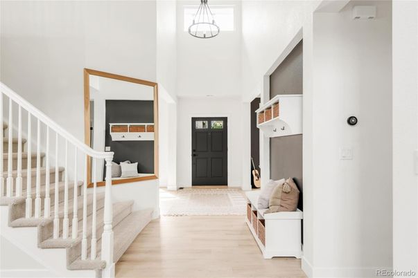 Interior, Pendant Lights, Wood Texture Flooring